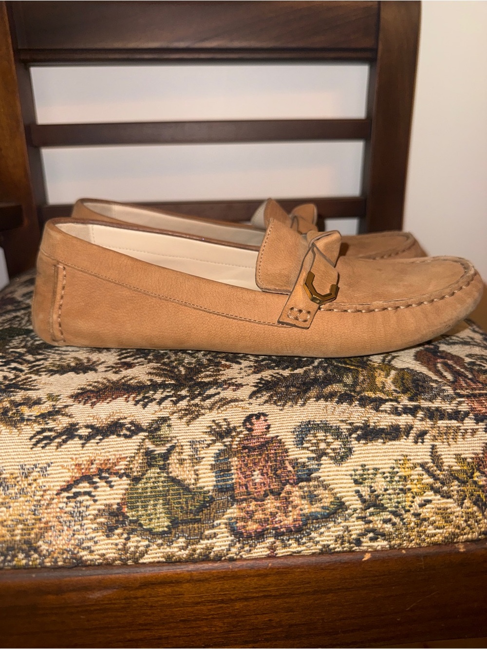 Cole Haan Evelyn Bow Driver Loafers Birch Beige Nubuck Suede Women’s 7B - Picture 9 of 16